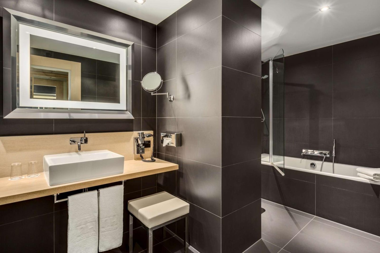 NH Groningen Hotel — photo 7